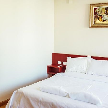 Douangpraseuth Hotel Vientiane Bagian luar foto