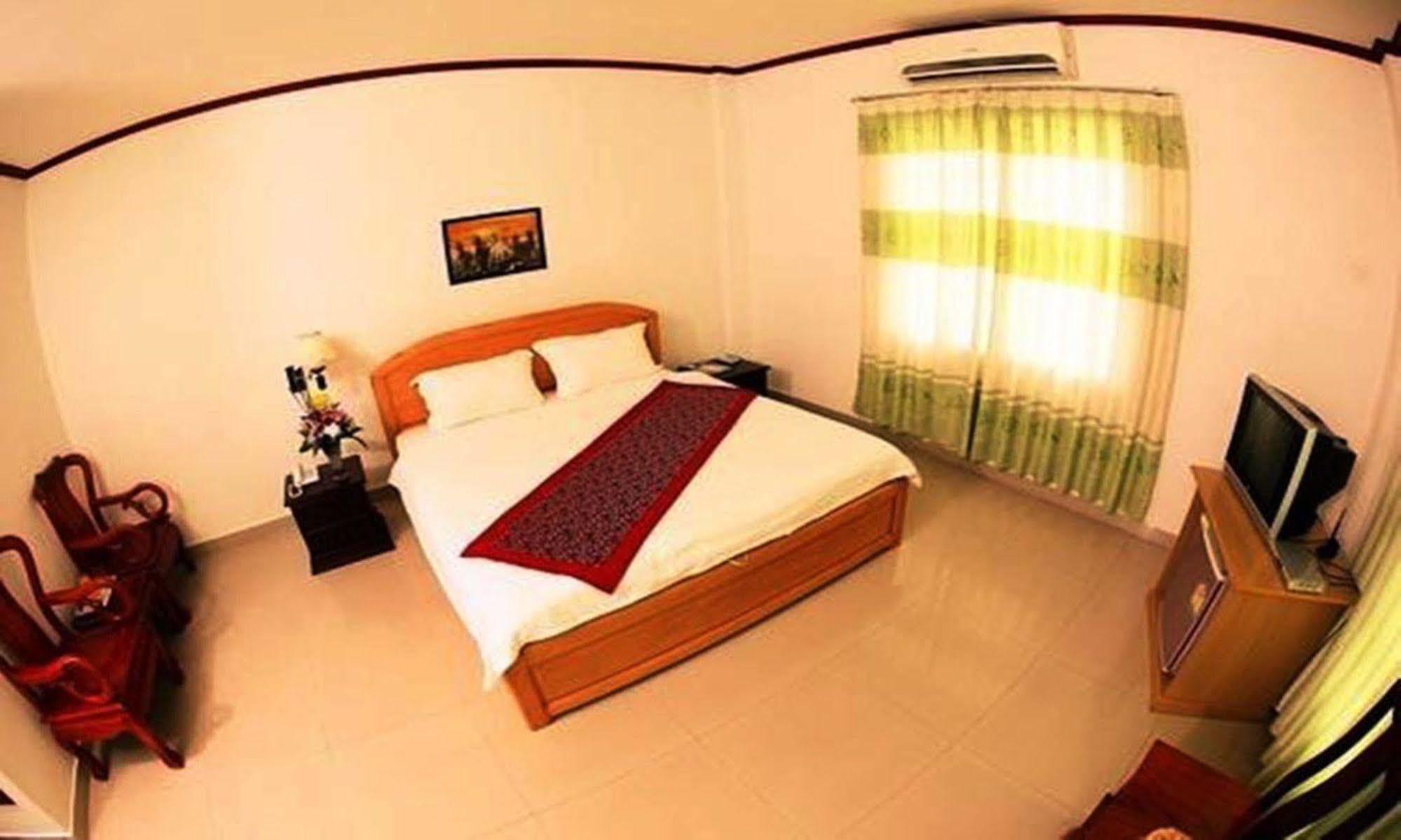 Douangpraseuth Hotel Vientiane Bagian luar foto