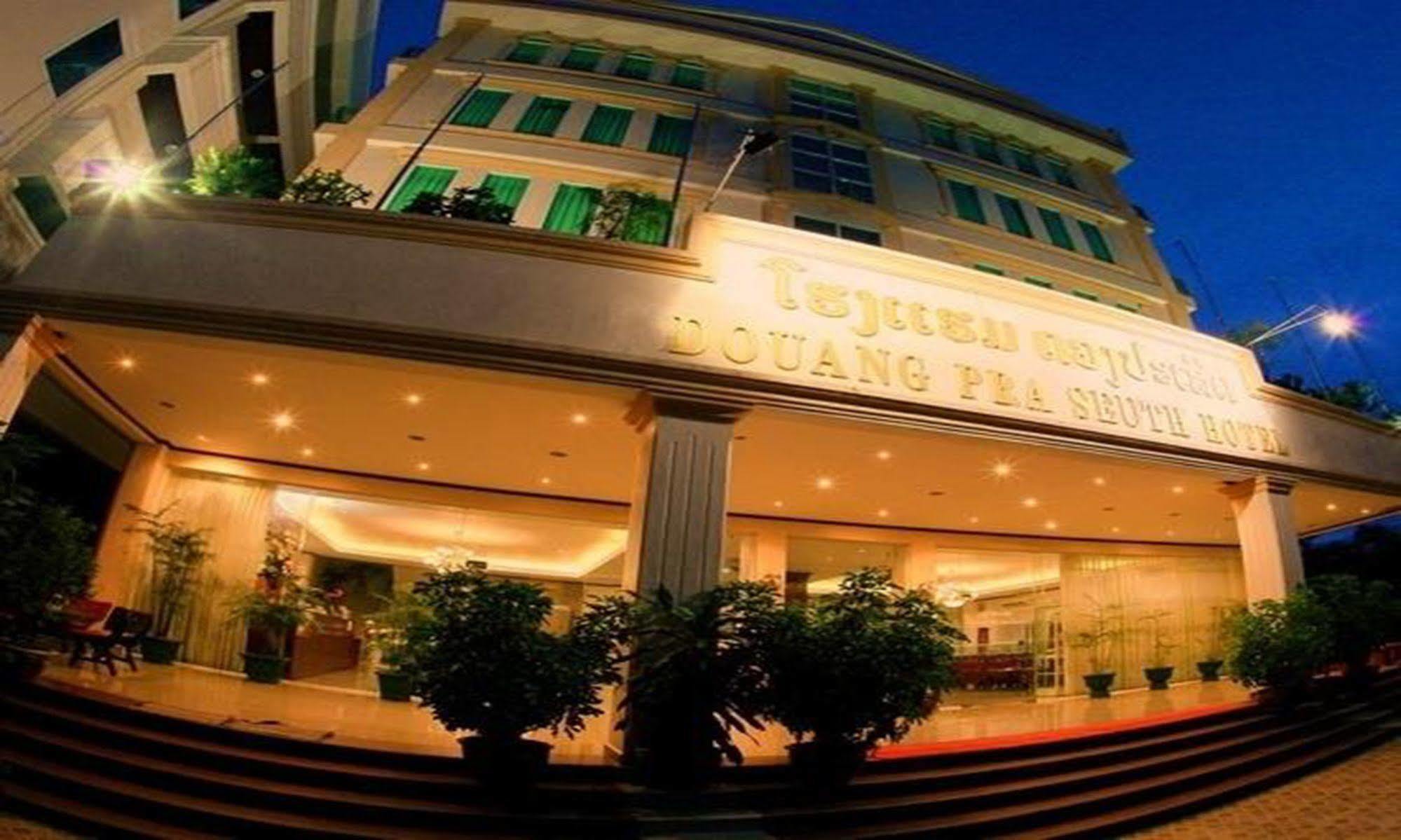 Douangpraseuth Hotel Vientiane Bagian luar foto