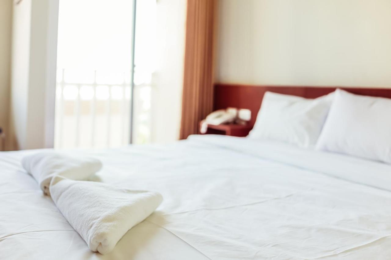 Douangpraseuth Hotel Vientiane Bagian luar foto