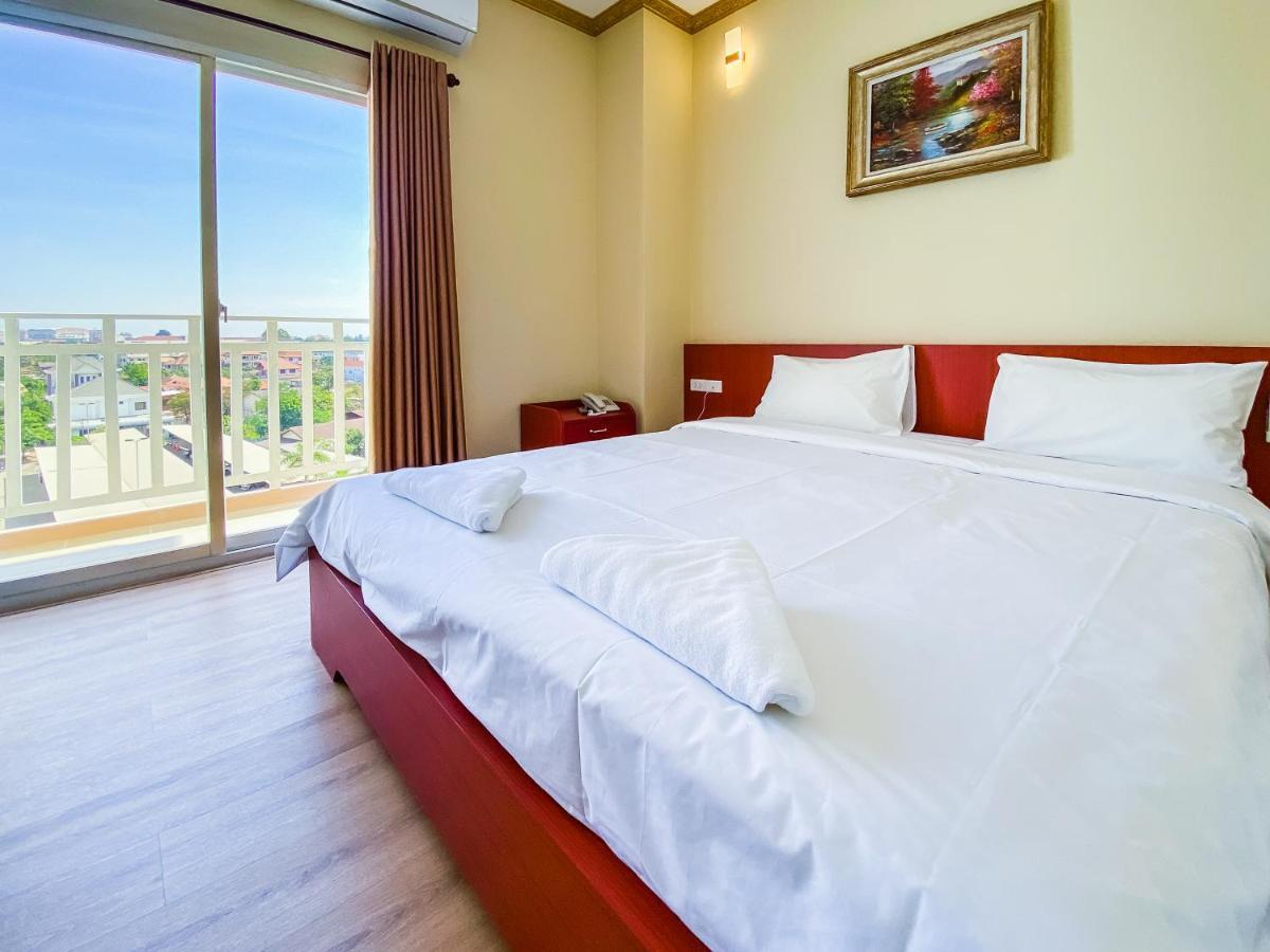 Douangpraseuth Hotel Vientiane Bagian luar foto