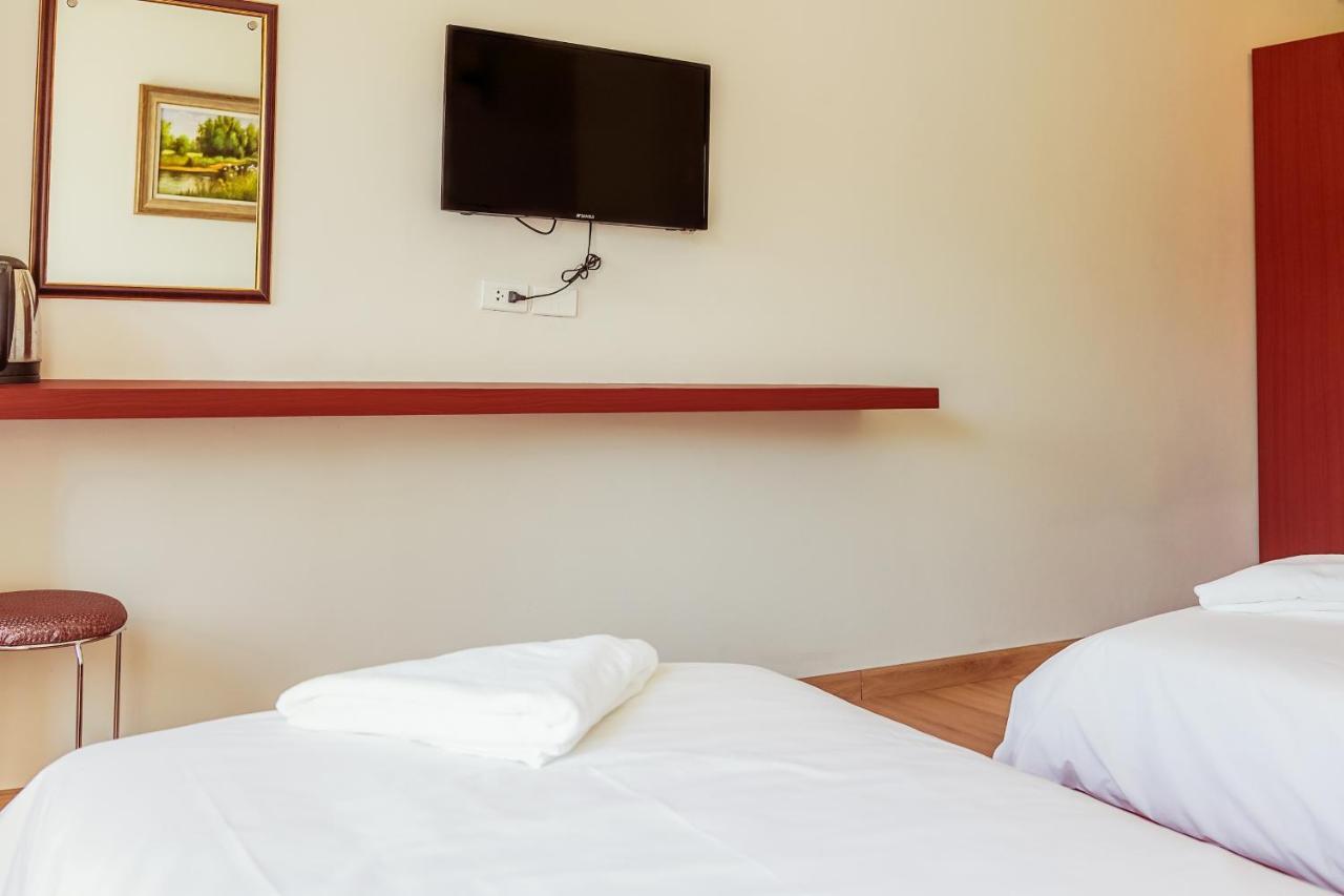 Douangpraseuth Hotel Vientiane Bagian luar foto